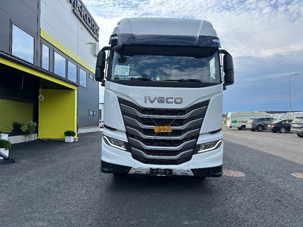 Iveco S-Way AS26S50 NP 2xLNG 6x2*4 - Xe tải khung gầm: hình 2 Iveco S-Way AS26S50 NP 2xLNG 6x2*4 - Xe tải khung gầm: hình 2