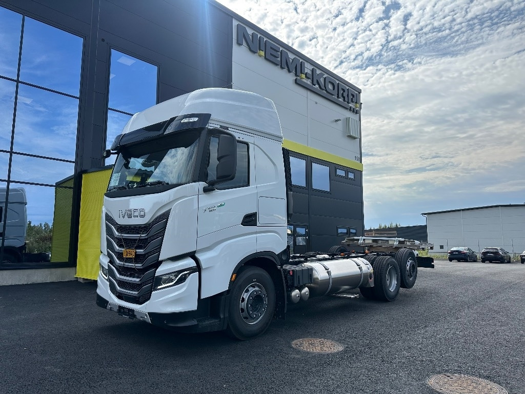 Iveco S-Way AS26S50 NP 2xLNG 6x2*4 - Xe tải khung gầm: hình 1 Iveco S-Way AS26S50 NP 2xLNG 6x2*4 - Xe tải khung gầm: hình 1