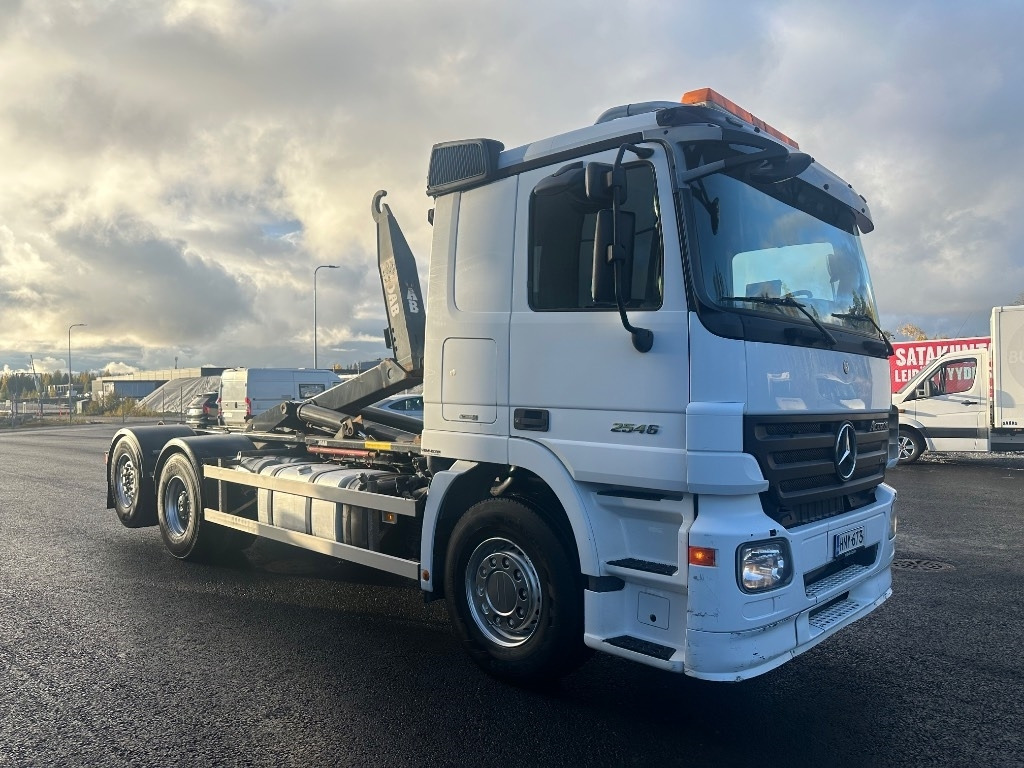 Mercedes-Benz Actros 2545 L 6x2 - Xe tải nâng móc: hình 3 Mercedes-Benz Actros 2545 L 6x2 - Xe tải nâng móc: hình 3