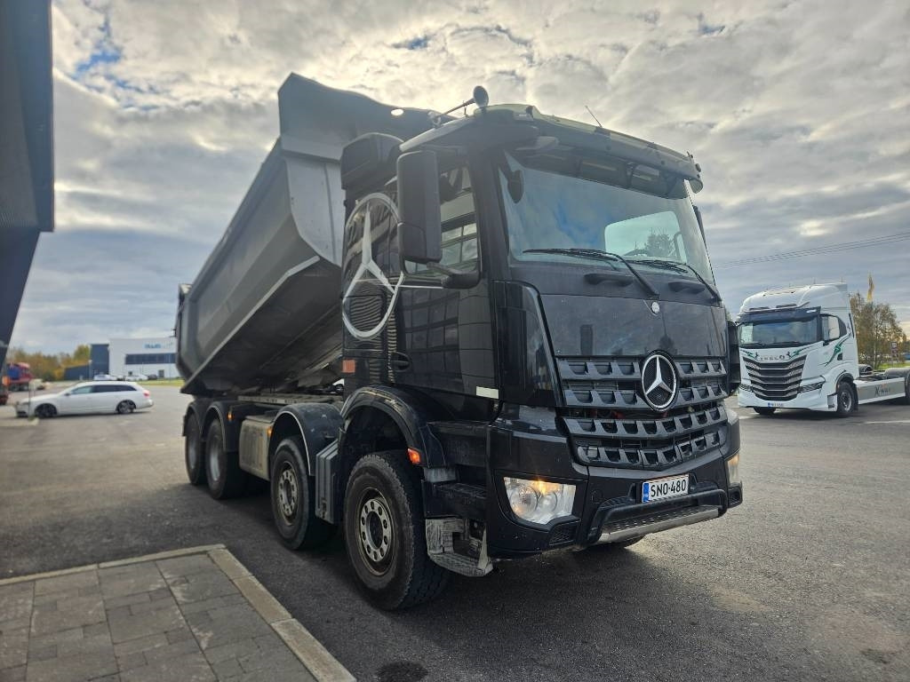 Mercedes-Benz Arocs 8x4 - Xe ben: hình 2 Mercedes-Benz Arocs 8x4 - Xe ben: hình 2