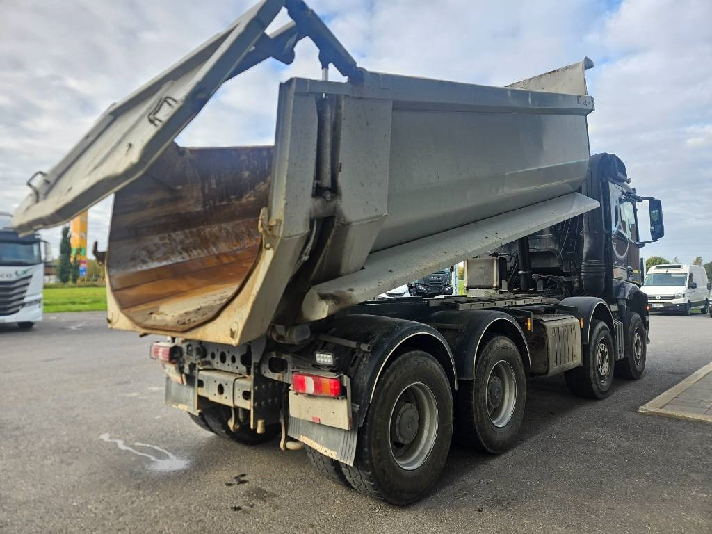 Mercedes-Benz Arocs 8x4 - Xe ben: hình 3 Mercedes-Benz Arocs 8x4 - Xe ben: hình 3