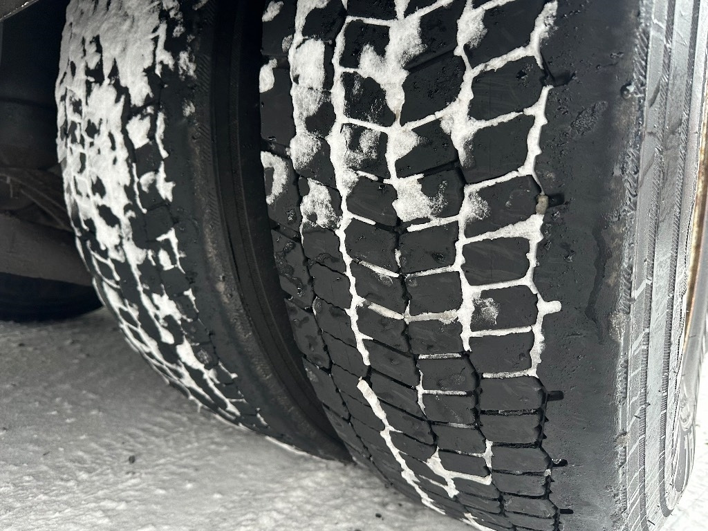 Volvo FH 13 500hv 8x4*4 - Xe cẩu tự hành: hình 4 Volvo FH 13 500hv 8x4*4 - Xe cẩu tự hành: hình 4