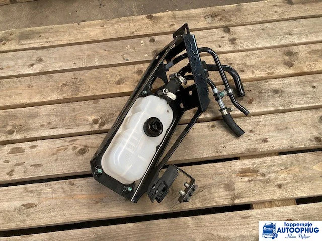 MAN 81.22008-000 – MAN 36.22008-6058 – Scania 2440052 – Expansion tank - Động cơ và các bộ phận cho Xe tải: hình 2 MAN 81.22008-000 – MAN 36.22008-6058 – Scania 2440052 – Expansion tank - Động cơ và các bộ phận cho Xe tải: hình 2