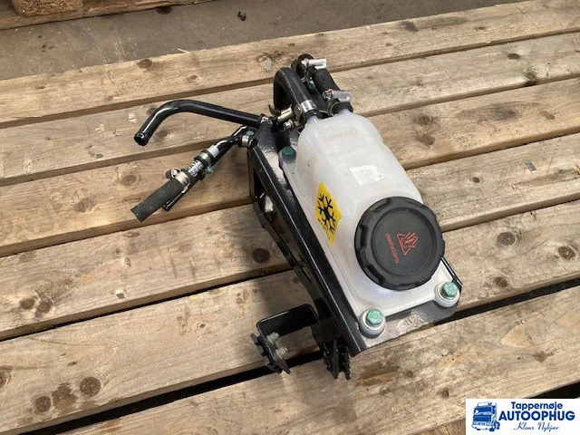 MAN 81.22008-000 – MAN 36.22008-6058 – Scania 2440052 – Expansion tank - Động cơ và các bộ phận cho Xe tải: hình 1 MAN 81.22008-000 – MAN 36.22008-6058 – Scania 2440052 – Expansion tank - Động cơ và các bộ phận cho Xe tải: hình 1