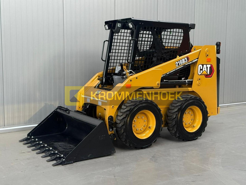 Caterpillar 216 B3 - Máy xúc lật đa năng: hình 2 Caterpillar 216 B3 - Máy xúc lật đa năng: hình 2