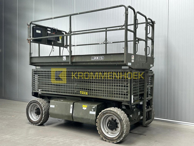 JLG M 3369 - Máy nâng người hình kéo: hình 3 JLG M 3369 - Máy nâng người hình kéo: hình 3