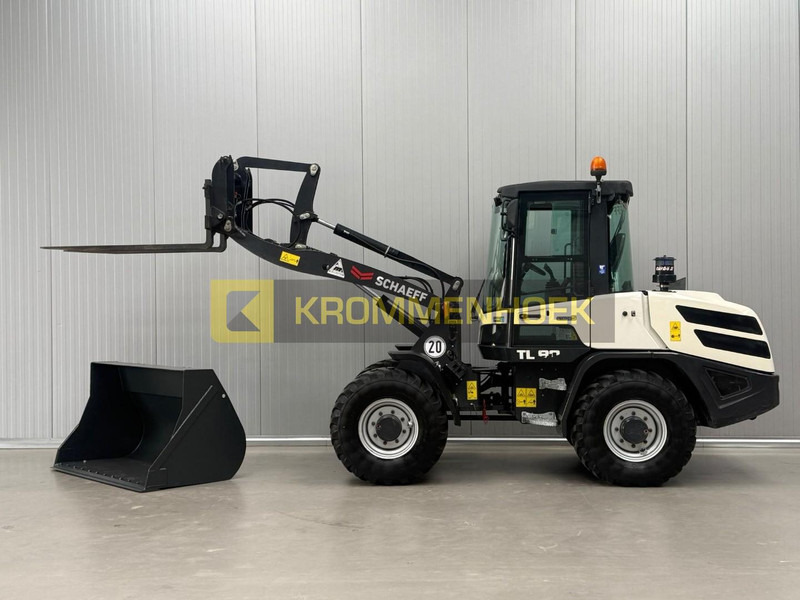 Terex TL80 - Máy xúc lật bánh lốp: hình 1 Terex TL80 - Máy xúc lật bánh lốp: hình 1