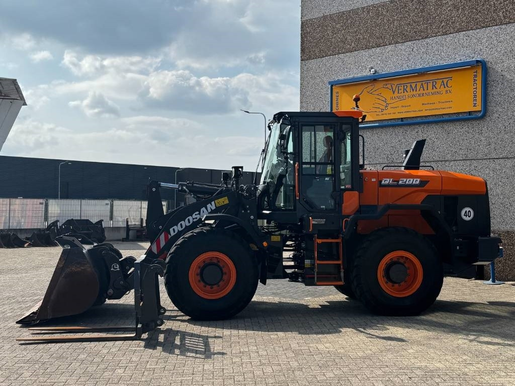 Doosan DEVELON / DOOSAN DL200-7, central lubrication, 202 - Máy xúc lật đa năng: hình 3 Doosan DEVELON / DOOSAN DL200-7, central lubrication, 202 - Máy xúc lật đa năng: hình 3