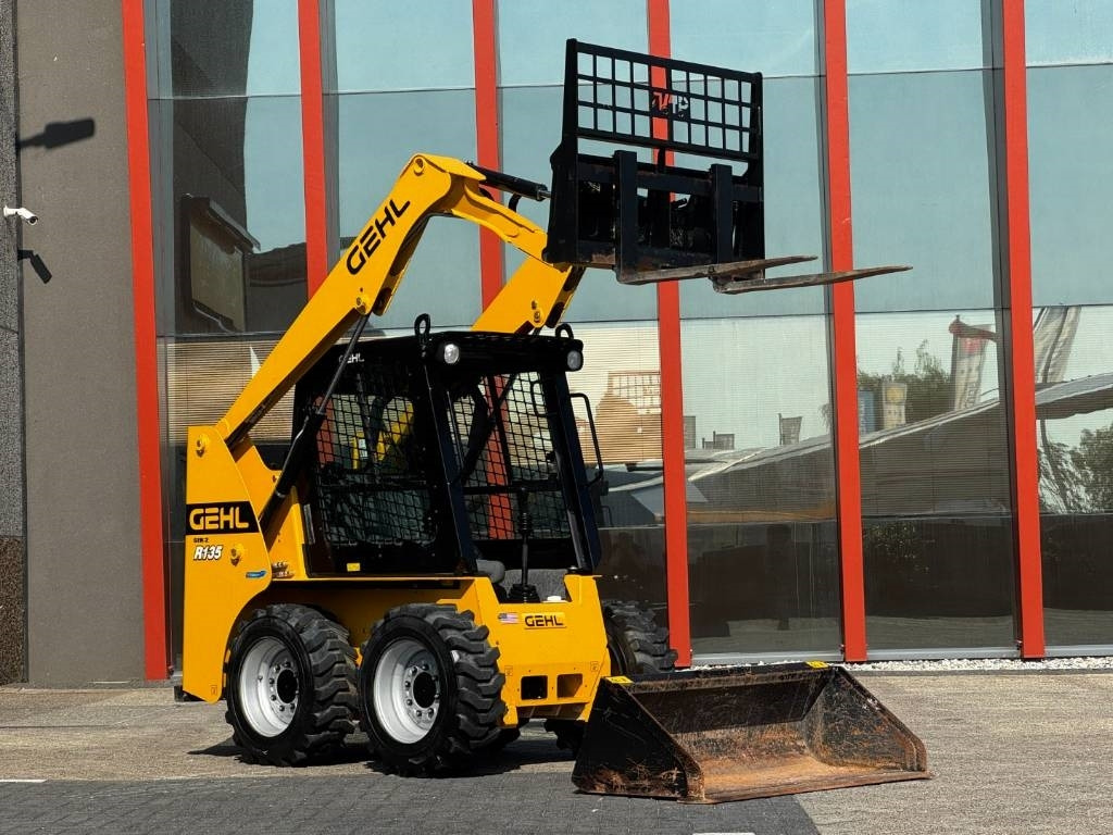 Gehl R135 / Mantitou 1350R, 2022, 115 hours! - Máy xúc mini: hình 4 Gehl R135 / Mantitou 1350R, 2022, 115 hours! - Máy xúc mini: hình 4