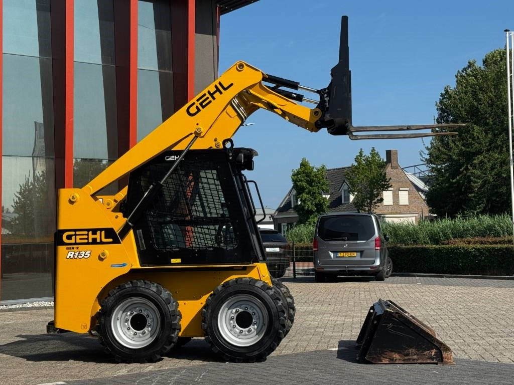 Gehl R135 / Mantitou 1350R, 2022, 115 hours! - Máy xúc bánh xích: hình 5 Gehl R135 / Mantitou 1350R, 2022, 115 hours! - Máy xúc bánh xích: hình 5