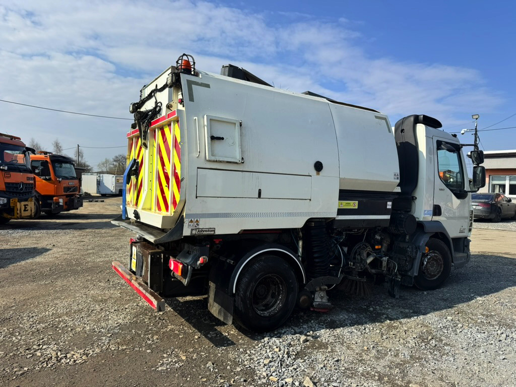 DAF LF180 - Xe quét đường: hình 4 DAF LF180 - Xe quét đường: hình 4