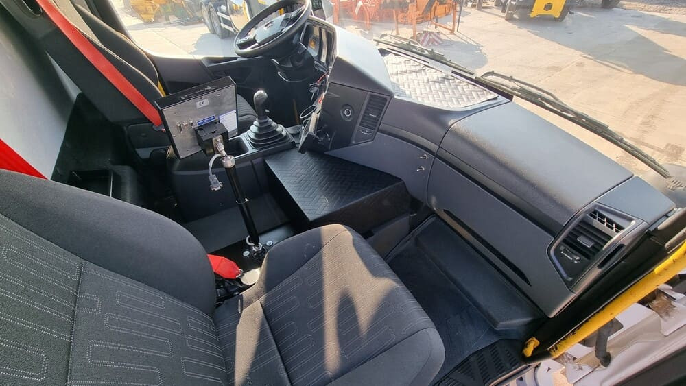 MERCEDES-BENZ AROCS 3243 8x4 | Euro 6 | Piaskarko Solarka Econ 12m³ - Xe dọn tuyết: hình 2 MERCEDES-BENZ AROCS 3243 8x4 | Euro 6 | Piaskarko Solarka Econ 12m³ - Xe dọn tuyết: hình 2