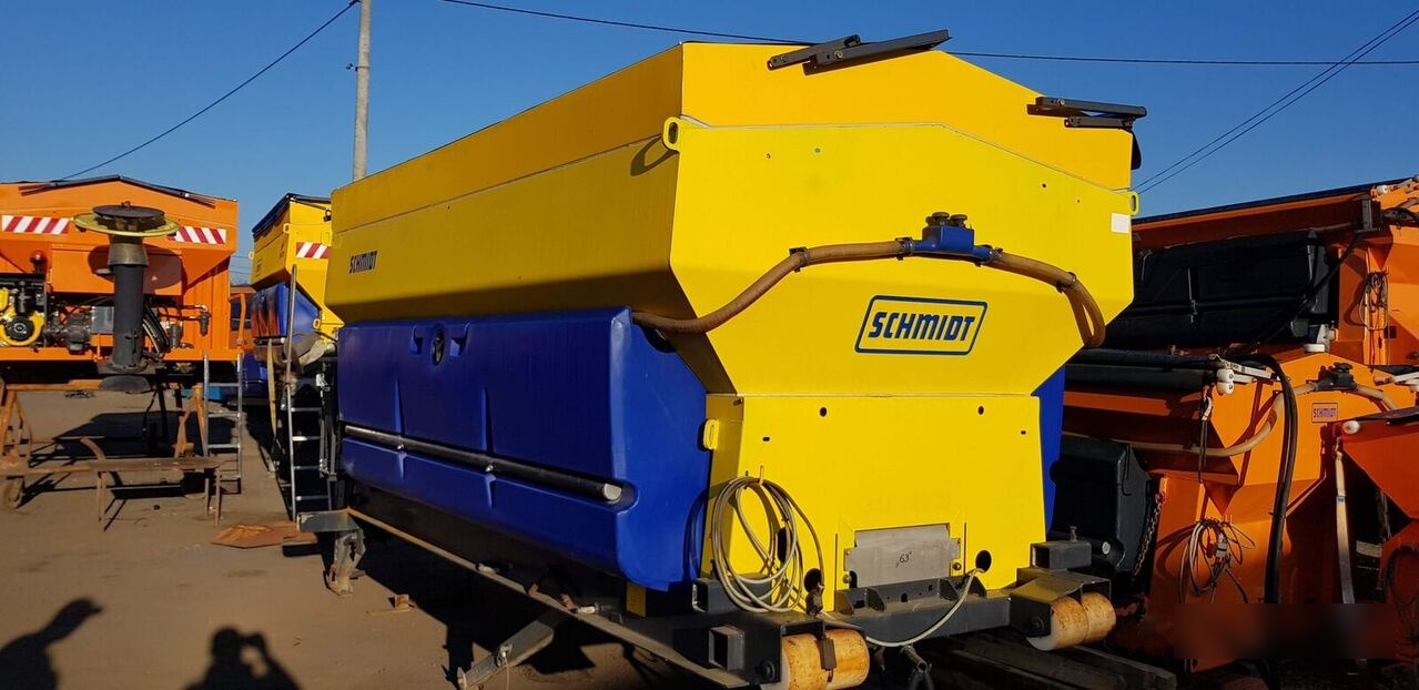 Schmidt STRATOS - Máy dàn trải cát/ Muối cho Tiện ích/ Xe đặc dụng: hình 3 Schmidt STRATOS - Máy dàn trải cát/ Muối cho Tiện ích/ Xe đặc dụng: hình 3
