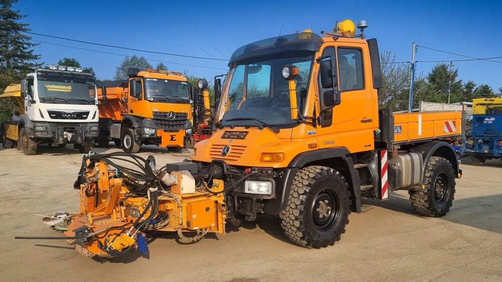 MERCEDES-BENZ Unimog U300 - Tiện ích/ Xe đặc dụng: hình 4 MERCEDES-BENZ Unimog U300 - Tiện ích/ Xe đặc dụng: hình 4