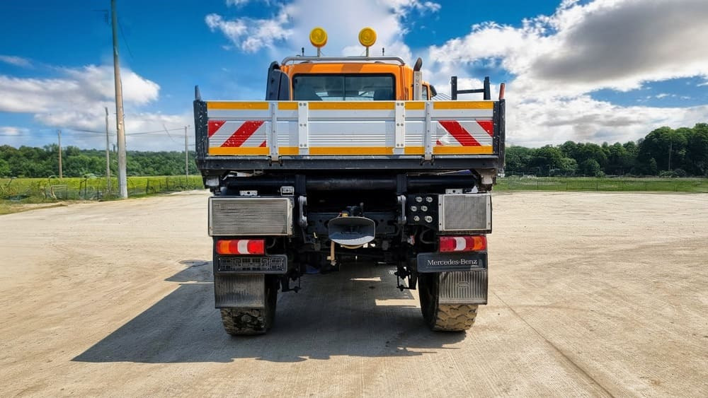 Mercedes-Benz Unimog U527 - Tiện ích/ Xe đặc dụng: hình 5 Mercedes-Benz Unimog U527 - Tiện ích/ Xe đặc dụng: hình 5