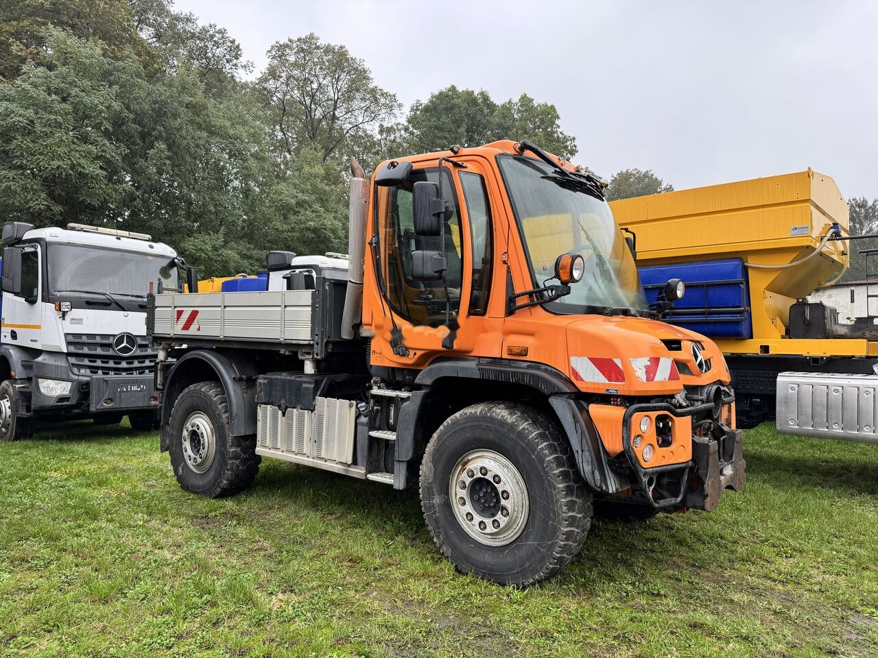 Mercedes-Benz Unimog U527 - Tiện ích/ Xe đặc dụng: hình 1 Mercedes-Benz Unimog U527 - Tiện ích/ Xe đặc dụng: hình 1