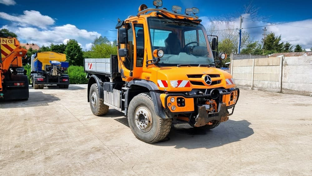 Mercedes-Benz Unimog U527 - Tiện ích/ Xe đặc dụng: hình 1 Mercedes-Benz Unimog U527 - Tiện ích/ Xe đặc dụng: hình 1