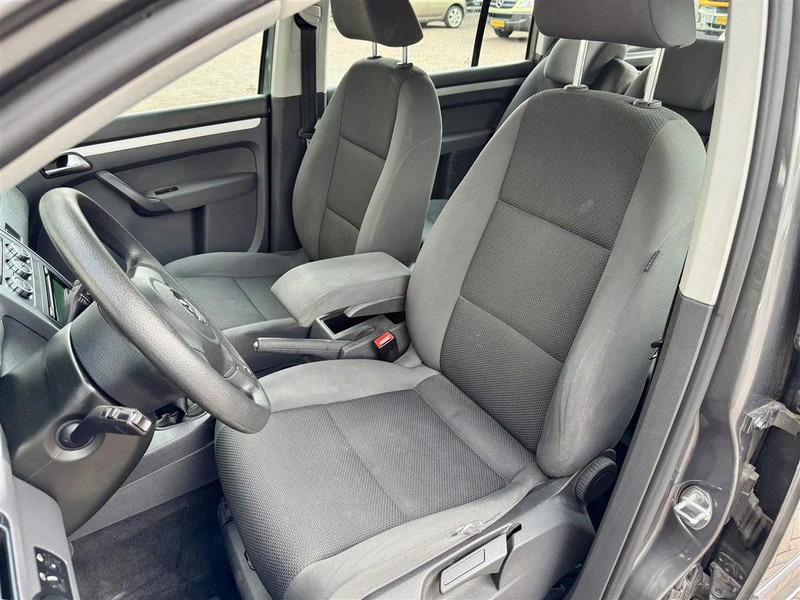 Volkswagen Touran 1.2 TSI 105pk 7 Pers LMV export - Xe hơi: hình 5 Volkswagen Touran 1.2 TSI 105pk 7 Pers LMV export - Xe hơi: hình 5