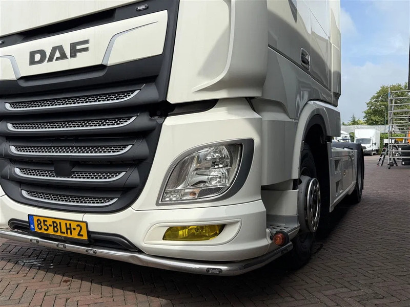 DAF XF 450 Showtruck 1st Owner Only 495.000KM! 2x Bed - Xe đầu kéo: hình 5 DAF XF 450 Showtruck 1st Owner Only 495.000KM! 2x Bed - Xe đầu kéo: hình 5