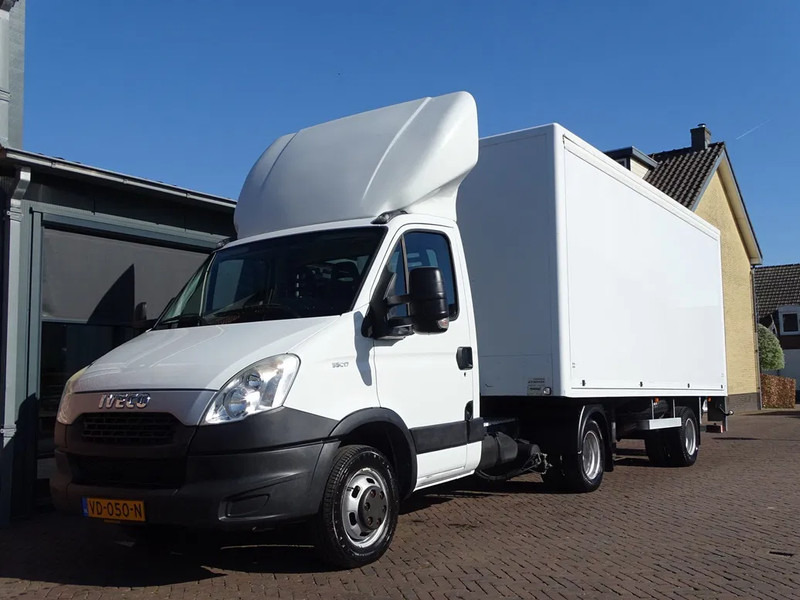 Iveco Daily 35C17 BE COMBINATIE PODIUM OPLEGGER 3800 KG LAADVERMOGEN LAADKLEP 1500 KG - Xe đầu kéo: hình 2 Iveco Daily 35C17 BE COMBINATIE PODIUM OPLEGGER 3800 KG LAADVERMOGEN LAADKLEP 1500 KG - Xe đầu kéo: hình 2