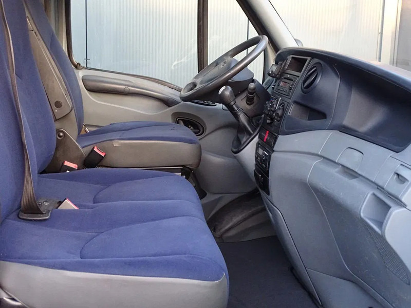 Iveco Daily 35C18 BE TREKKER 3 ZITS EURO 5 12 TON - Xe đầu kéo: hình 3 Iveco Daily 35C18 BE TREKKER 3 ZITS EURO 5 12 TON - Xe đầu kéo: hình 3