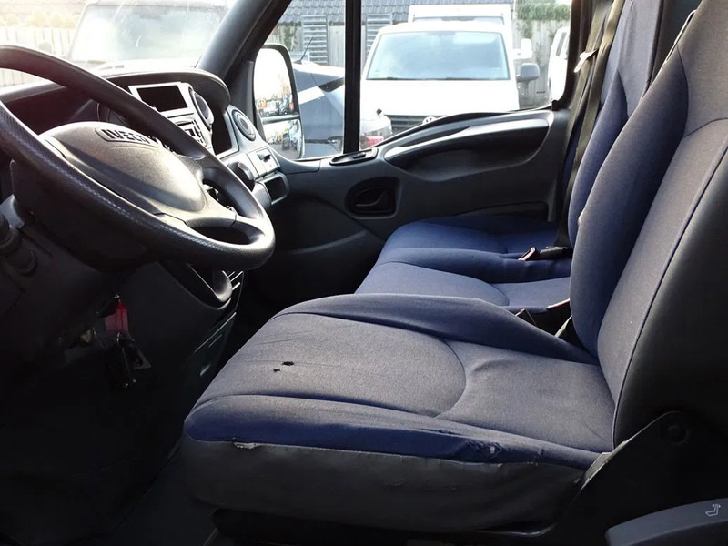 Interior photo 2: Xe đầu kéo Iveco Daily 35C18 BE TREKKER 3 ZITS EURO 5 12 TON