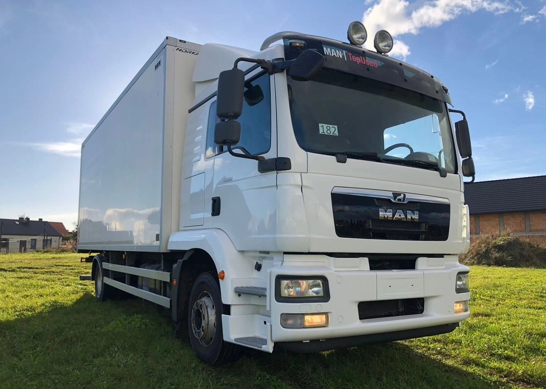 Xe tải đẳng nhiệt MAN 15.290 Winda Bok otwierany 18 Palet: hình 9