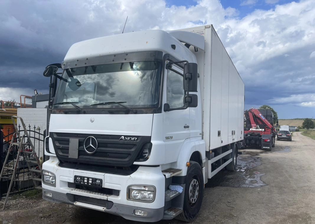 MERCEDES-BENZ AXOR PRZEBIEG TYLKO 322000 KM!!!! - Xe tải đẳng nhiệt: hình 5 MERCEDES-BENZ AXOR PRZEBIEG TYLKO 322000 KM!!!! - Xe tải đẳng nhiệt: hình 5