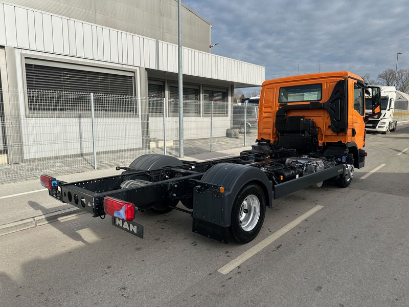 MAN TGL 8.160 - Xe tải khung gầm: hình 3 MAN TGL 8.160 - Xe tải khung gầm: hình 3