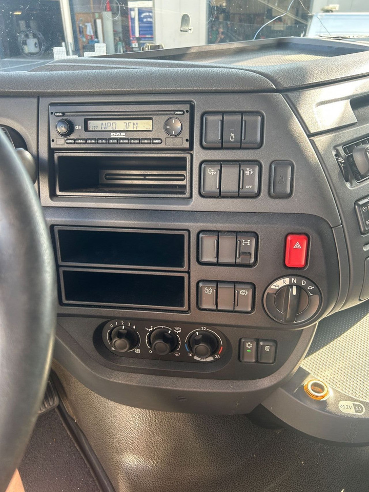 DAF XF 460 XF460 Super Space Cab - Xe đầu kéo: hình 4 DAF XF 460 XF460 Super Space Cab - Xe đầu kéo: hình 4