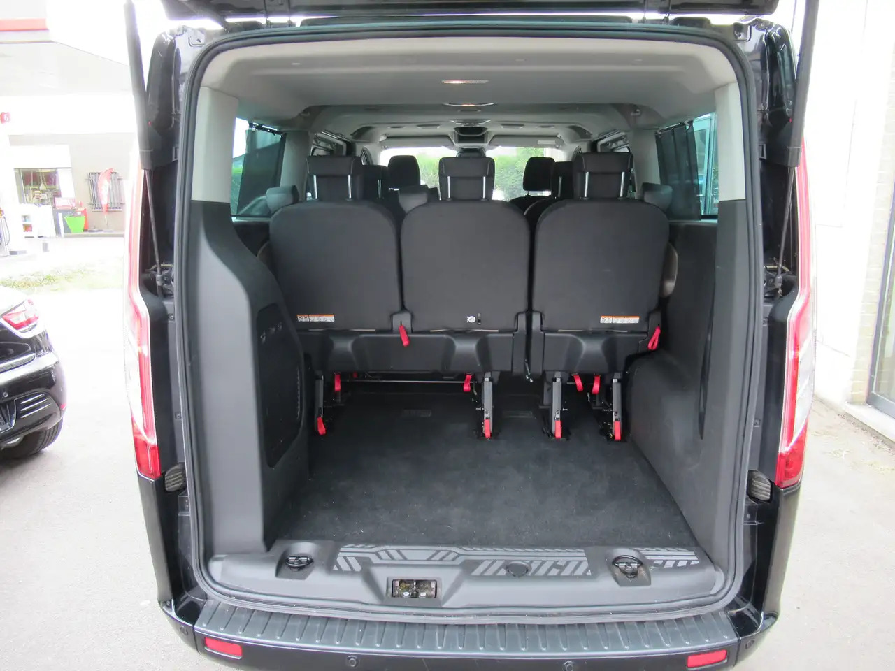 Ford Tourneo Custom 2.0 TDCi L2H1 - Xe van chở khách: hình 5 Ford Tourneo Custom 2.0 TDCi L2H1 - Xe van chở khách: hình 5