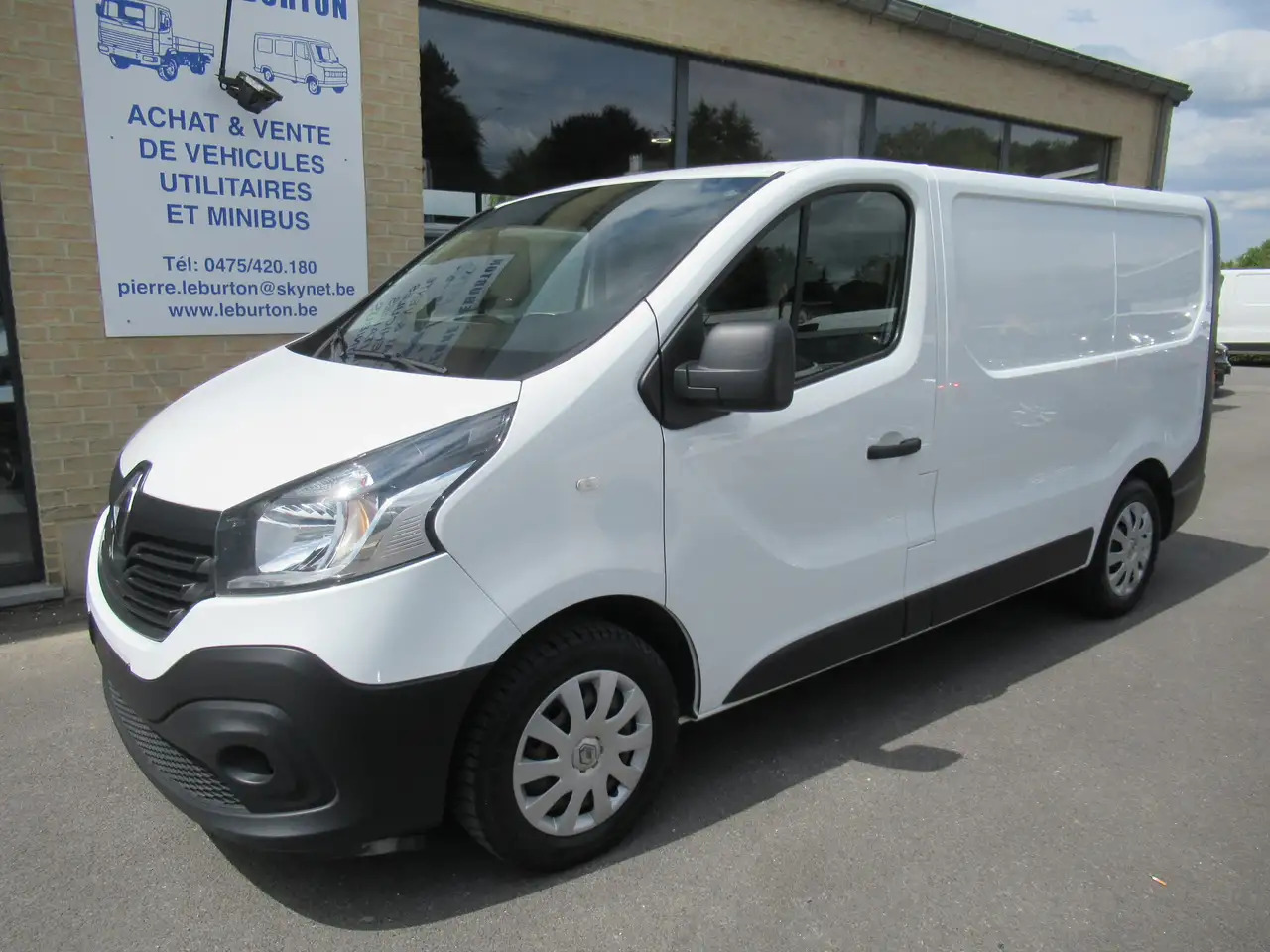 Renault Trafic CLIM AIRCO NAVI 11400€+TVA/BTW - Máy móc khác: hình 1 Renault Trafic CLIM AIRCO NAVI 11400€+TVA/BTW - Máy móc khác: hình 1