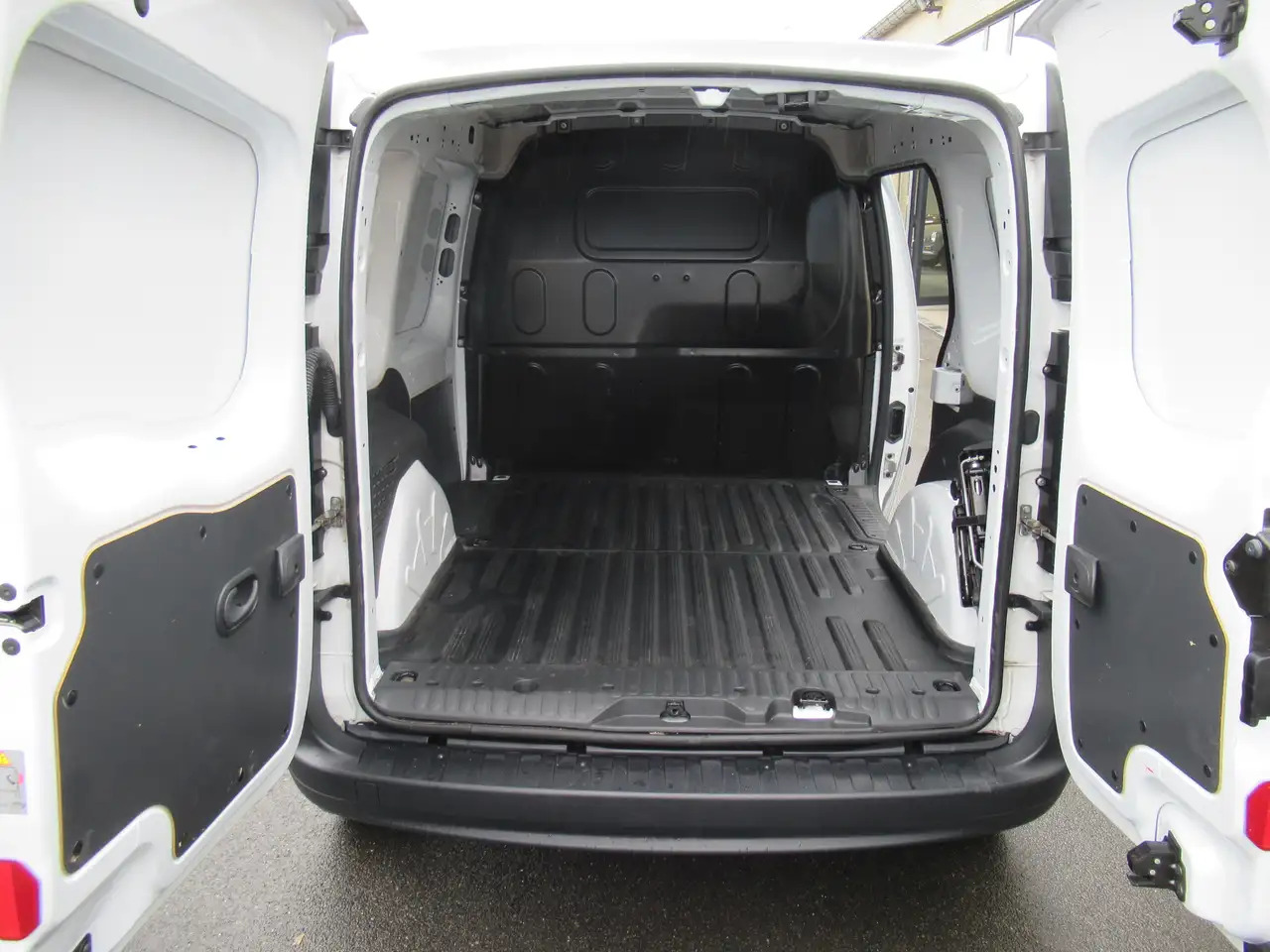 Renault Kangoo 15 DCI GRAND CONFORT CLIM 8250€+TVA/BTW - Xe van nhỏ gọn: hình 5 Renault Kangoo 15 DCI GRAND CONFORT CLIM 8250€+TVA/BTW - Xe van nhỏ gọn: hình 5