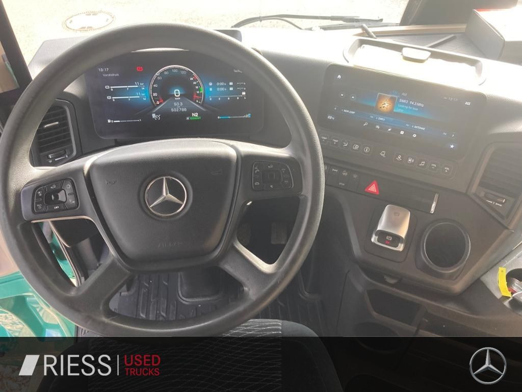 Interior photo 1: Xe đầu kéo Mercedes-Benz 1853 LS Giga Space Alcoa Hydraulik BiXenon STH Mercedes-Benz 1853 LS Giga Space Alcoa Hydraulik BiXenon STH Interior photo 1: Xe đầu kéo Mercedes-Benz 1853 LS Giga Space Alcoa Hydraulik BiXenon STH Mercedes-Benz 1853 LS Giga Space Alcoa Hydraulik BiXenon STH