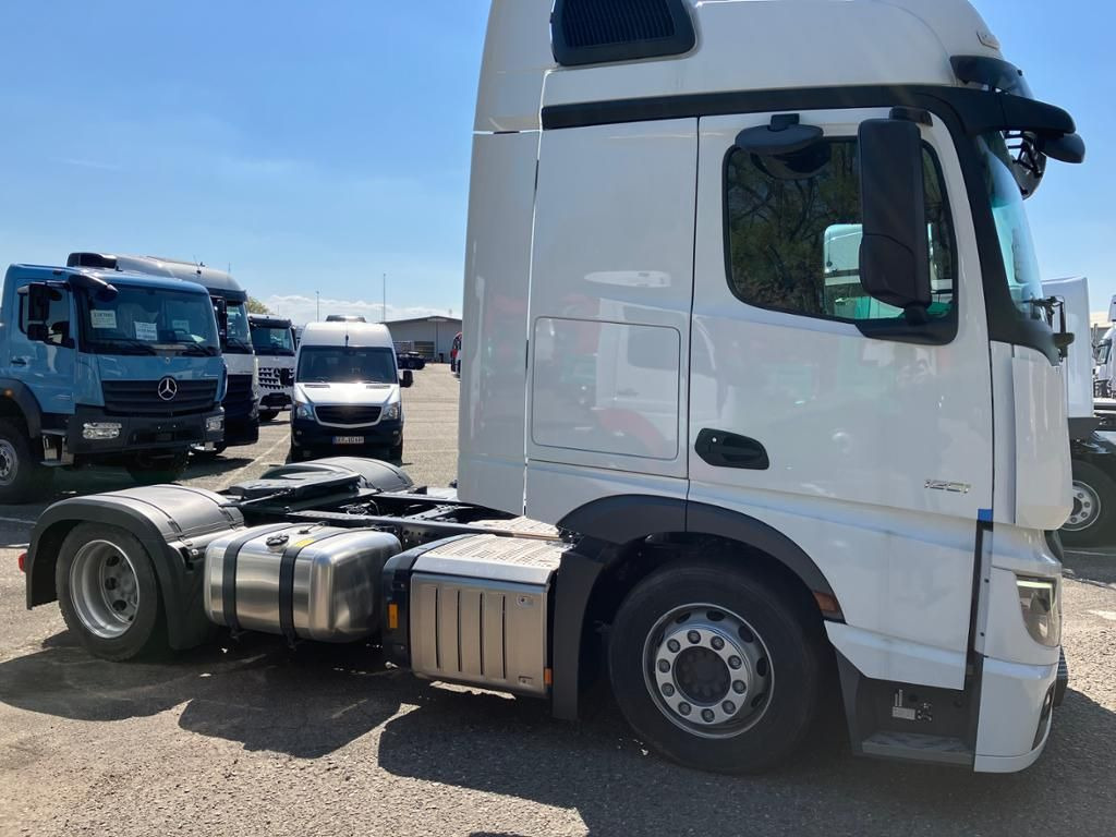 Mercedes-Benz Actros 1851 LS 4x2 - Xe đầu kéo: hình 3 Mercedes-Benz Actros 1851 LS 4x2 - Xe đầu kéo: hình 3