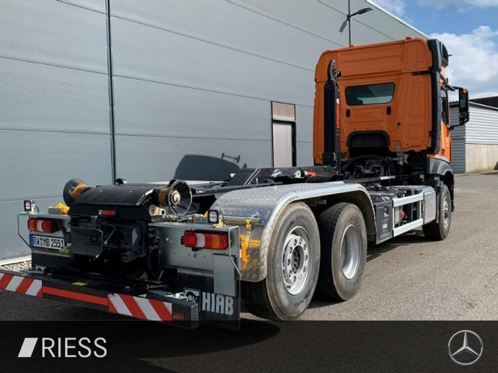 Mercedes-Benz 2551 L Abrollkipper mit HAD, gelenkter liftbarer - Xe tải: hình 3 Mercedes-Benz 2551 L Abrollkipper mit HAD, gelenkter liftbarer - Xe tải: hình 3