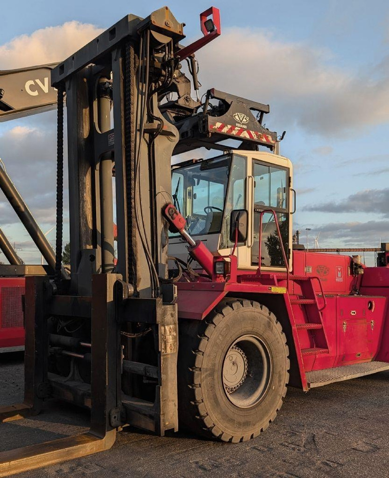CVS Ferrari F32 - Xe nâng diesel: hình 2 CVS Ferrari F32 - Xe nâng diesel: hình 2