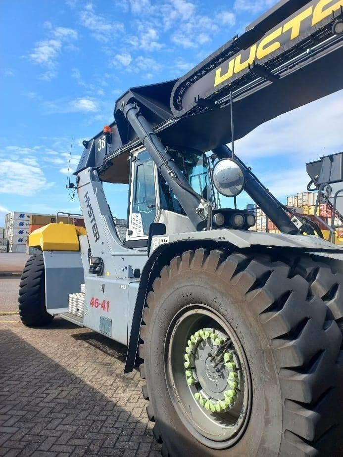 Hyster RS46-41XD/67S - Xe tiếp cận xếp chồng: hình 1 Hyster RS46-41XD/67S - Xe tiếp cận xếp chồng: hình 1