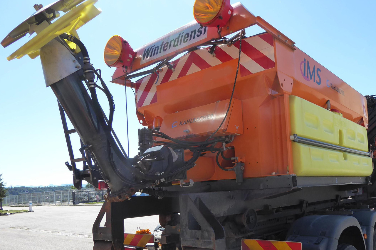 KÜPPER-WEISSSER/GMEINER/BUCHER Feuchtsalzstreuer Salzstreuer Streuer auf Abrollgestell - Máy dàn trải cát/ Muối cho Xe tải nâng móc: hình 2 KÜPPER-WEISSSER/GMEINER/BUCHER Feuchtsalzstreuer Salzstreuer Streuer auf Abrollgestell - Máy dàn trải cát/ Muối cho Xe tải nâng móc: hình 2