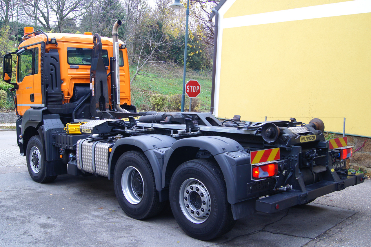 MAN TGS 28.400 BL 6x4-4/TÜV/PALIFT/Winterdienst/Salzstreuer/Streuer/Schneepflug - Xe tải nâng móc: hình 5 MAN TGS 28.400 BL 6x4-4/TÜV/PALIFT/Winterdienst/Salzstreuer/Streuer/Schneepflug - Xe tải nâng móc: hình 5