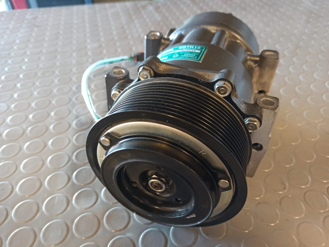 SCANIA A/C COMPRESSOR - 2564093 - Lốc điều hòa cho Xe tải: hình 1 SCANIA A/C COMPRESSOR - 2564093 - Lốc điều hòa cho Xe tải: hình 1