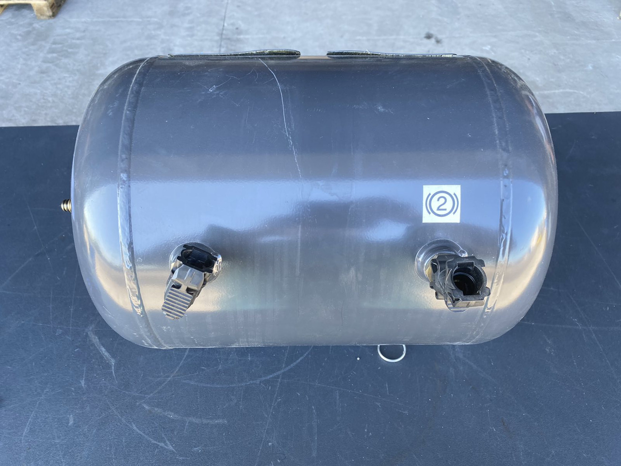 SCANIA COMPRESSED AIR TANK - 1778889 - Phụ tùng phanh cho Xe tải: hình 1 SCANIA COMPRESSED AIR TANK - 1778889 - Phụ tùng phanh cho Xe tải: hình 1