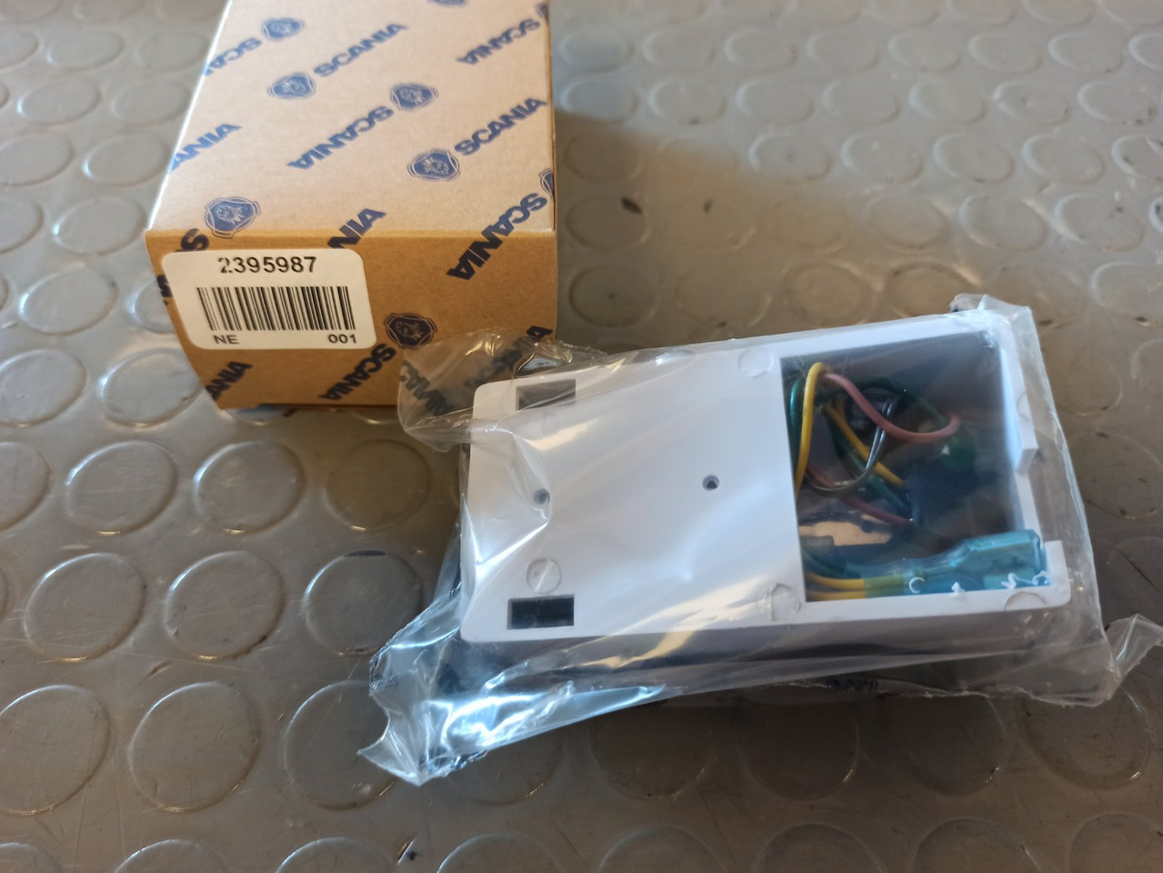 SCANIA THERMOSTAT - 2395987 - Bộ điều nhiệt cho Xe tải: hình 1 SCANIA THERMOSTAT - 2395987 - Bộ điều nhiệt cho Xe tải: hình 1
