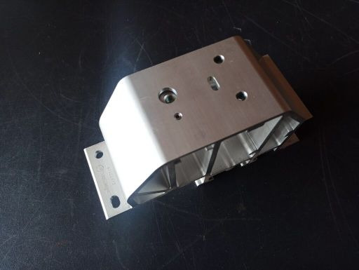 VOLVO BUMPER SUPPORT - 82464973 - Cản xe cho Xe tải: hình 1 VOLVO BUMPER SUPPORT - 82464973 - Cản xe cho Xe tải: hình 1