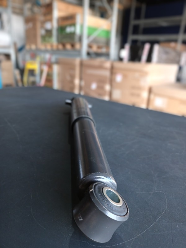 VOLVO SHOCK ABSORBER - 21686173 - Bộ giảm xóc cho Xe tải: hình 1 VOLVO SHOCK ABSORBER - 21686173 - Bộ giảm xóc cho Xe tải: hình 1