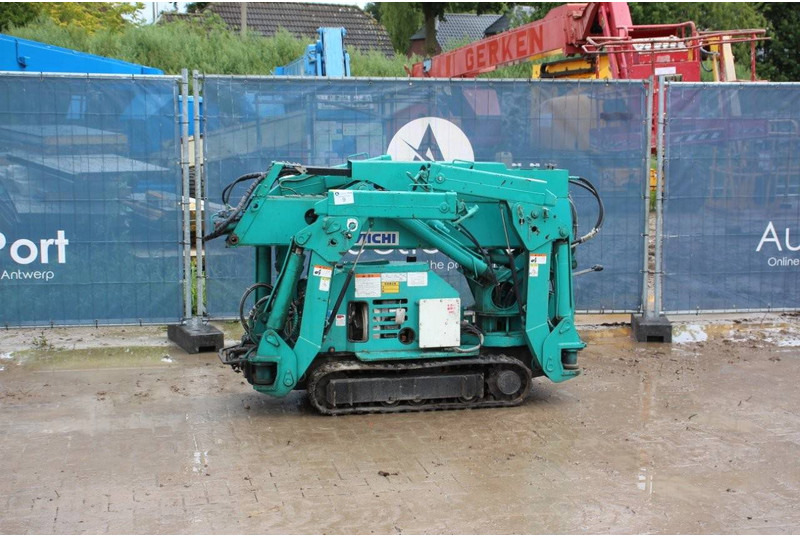 Aichi UJ012 - Cần cẩu bánh xích: hình 1 Aichi UJ012 - Cần cẩu bánh xích: hình 1