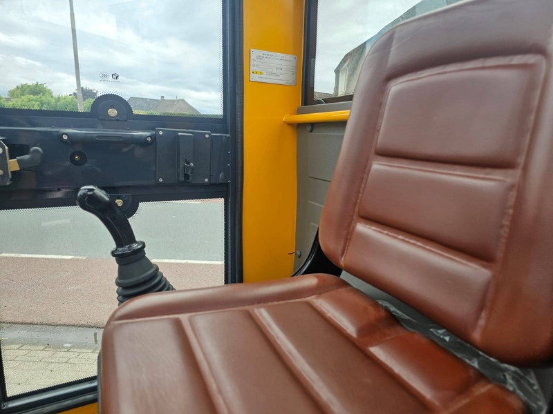 BLANCHE TW36 - Máy xúc lật bánh lốp: hình 5 BLANCHE TW36 - Máy xúc lật bánh lốp: hình 5