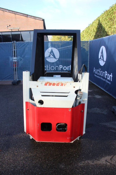 Bobcat 315 - Máy xúc lật bánh lốp: hình 4 Bobcat 315 - Máy xúc lật bánh lốp: hình 4