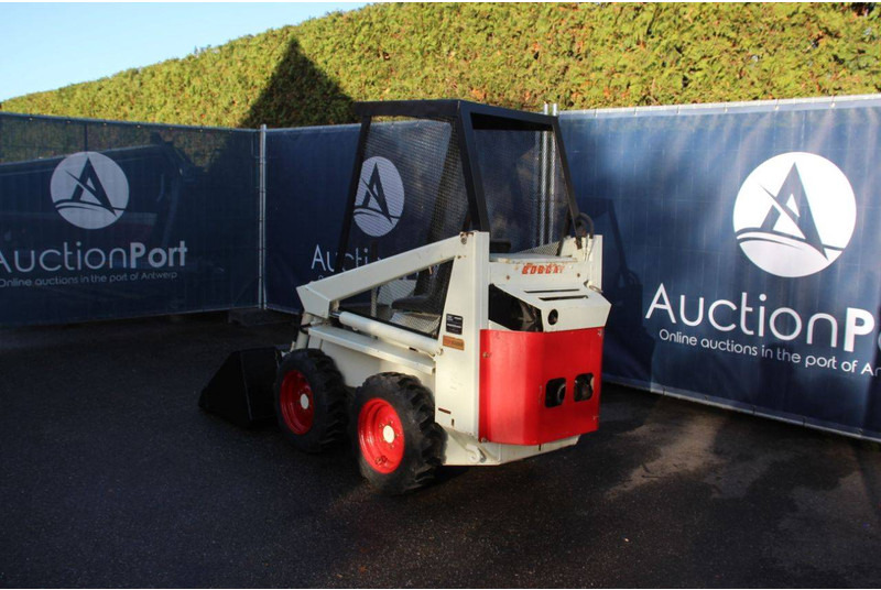 Bobcat 315 - Máy xúc lật bánh lốp: hình 3 Bobcat 315 - Máy xúc lật bánh lốp: hình 3