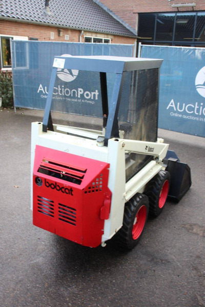 Bobcat 343 - Máy xúc lật bánh lốp: hình 5 Bobcat 343 - Máy xúc lật bánh lốp: hình 5